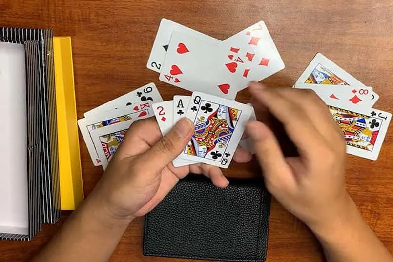 Cách đánh bài liêng qua chia sẻ sân chơi uy tín Rikvip 3 Chia sẻ cách đánh bài liêng được nhiều người tìm hiểu